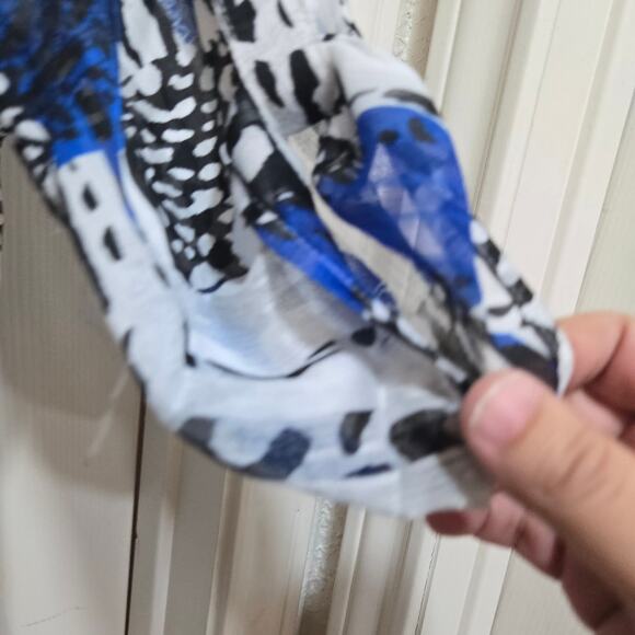 Chico’s Sheer Crinkle Dot Animal Print Top Women’s 2 - Picture 10 of 11